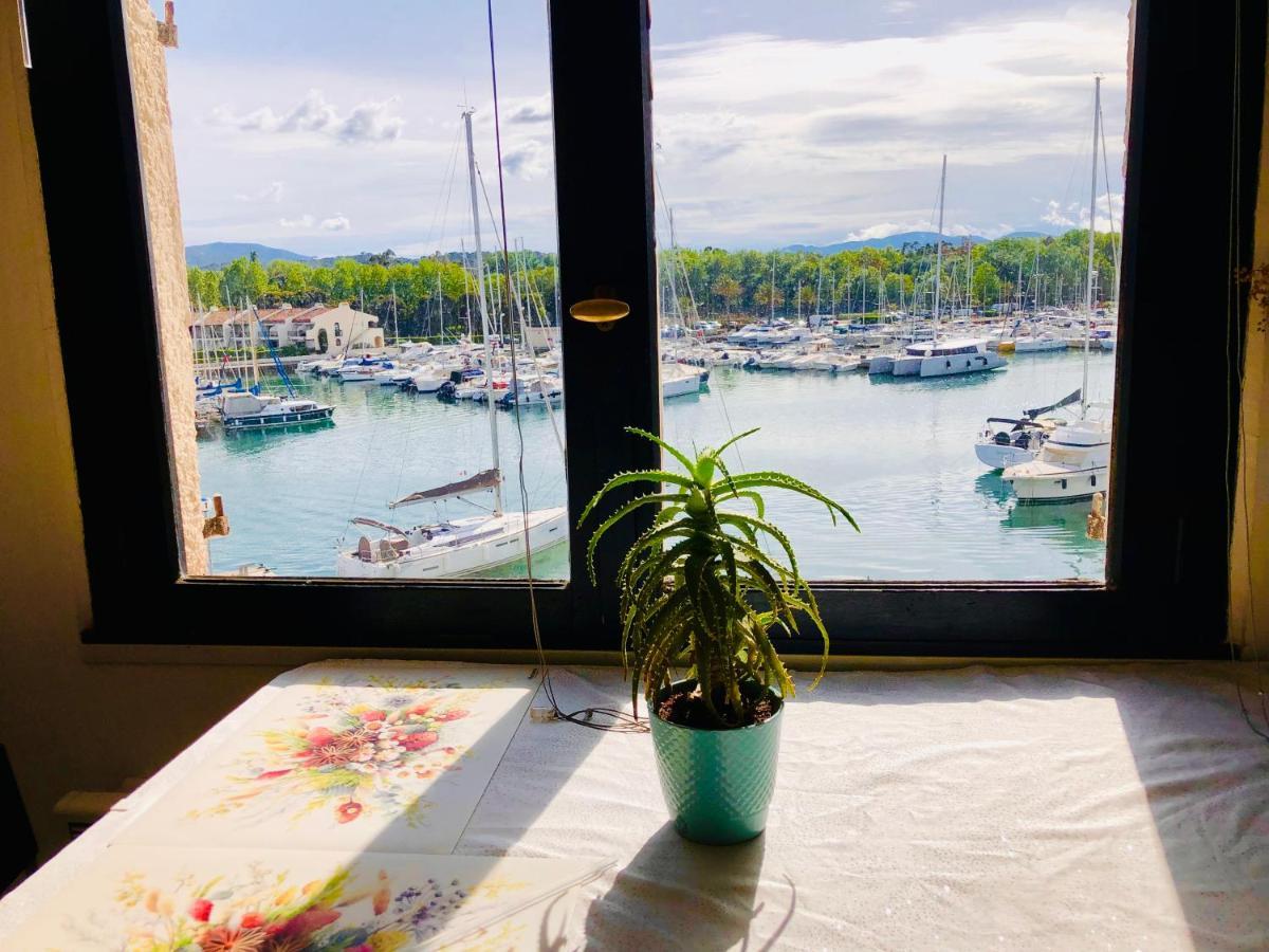 Apartmán Petit Cocon Magnifique Vue Sur Marina Dans Le Golfe De Saint Tropez Cogolin Exteriér fotografie
