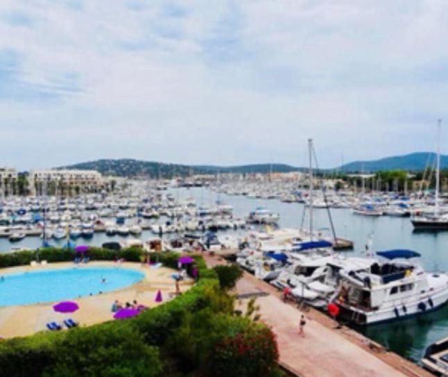 Apartmán Petit Cocon Magnifique Vue Sur Marina Dans Le Golfe De Saint Tropez Cogolin Exteriér fotografie