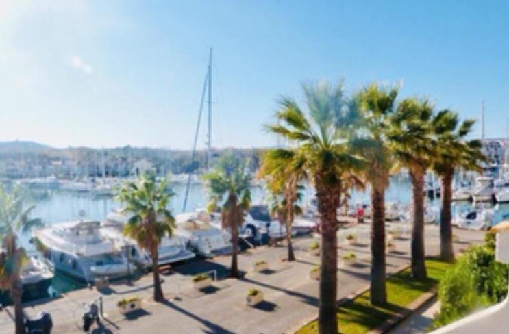 Apartmán Petit Cocon Magnifique Vue Sur Marina Dans Le Golfe De Saint Tropez Cogolin Exteriér fotografie