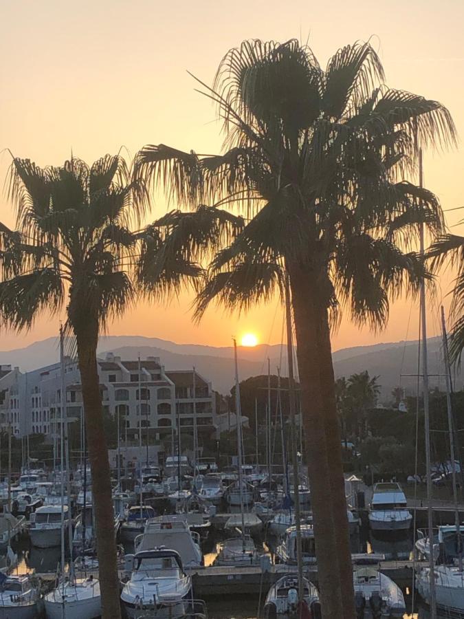 Apartmán Petit Cocon Magnifique Vue Sur Marina Dans Le Golfe De Saint Tropez Cogolin Exteriér fotografie